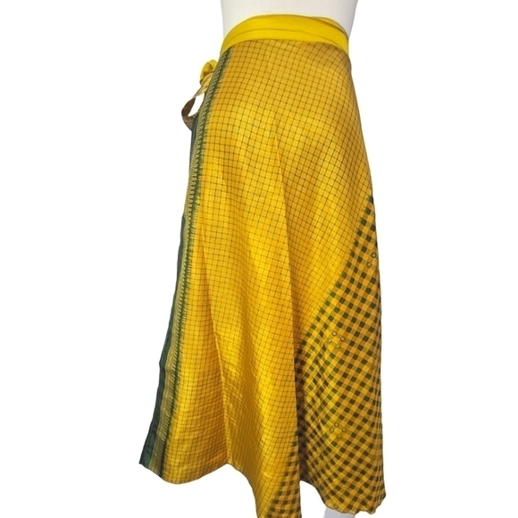 Vintage Reversable Gold and Green Wrap Skirt Fits Sm-XXL - Picture 4 of 5